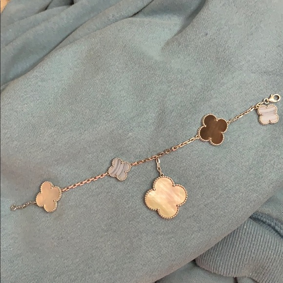 SOLD ♥️ Van Cleef & Arpels Magic Alhambra bracelet - Picture 16 of 16